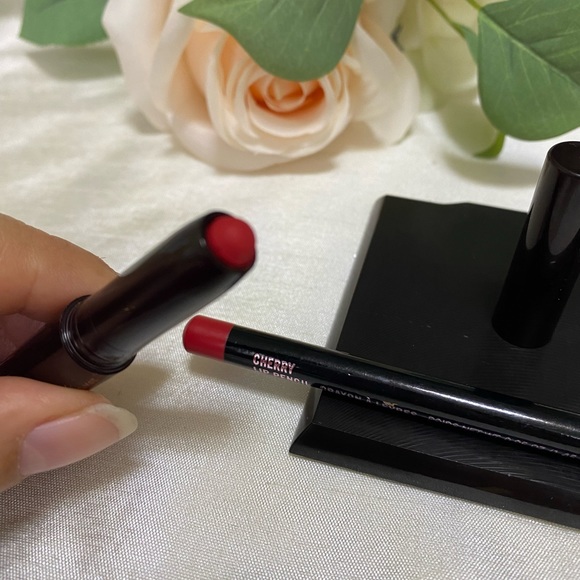 MAC LIP PENCIL CHERRY FULL SIZE & LAURA MERCIER MINI MATTE LIPSTICK DOMINATE - Picture 4 of 5